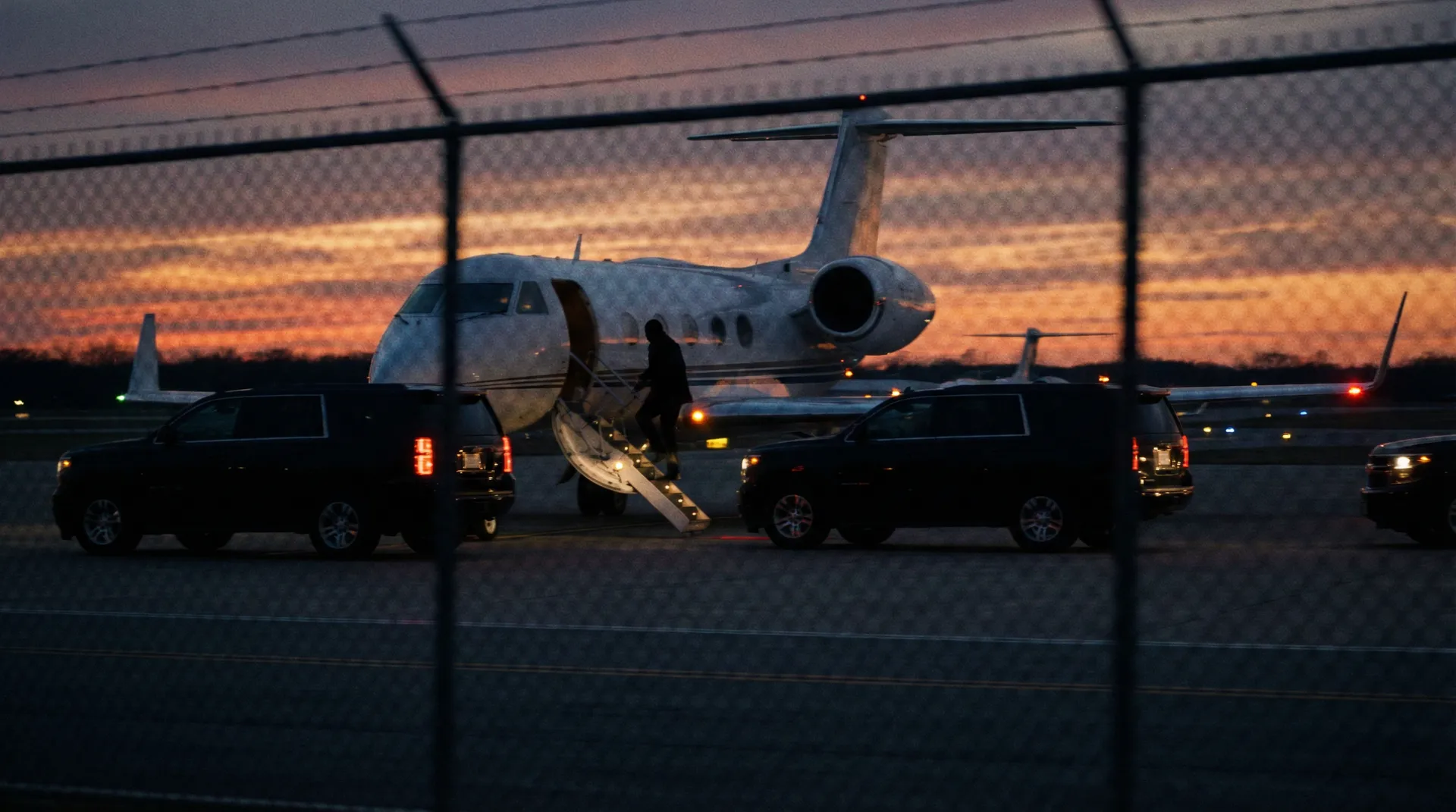 黑料暗网 - 私人飞机机场偷拍